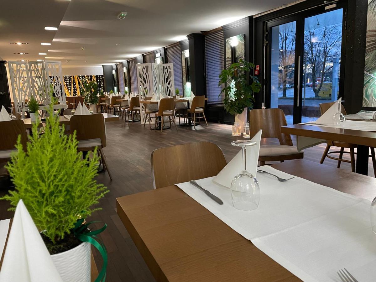 Arena Hotel Spa & Wellness Tychy Buitenkant foto