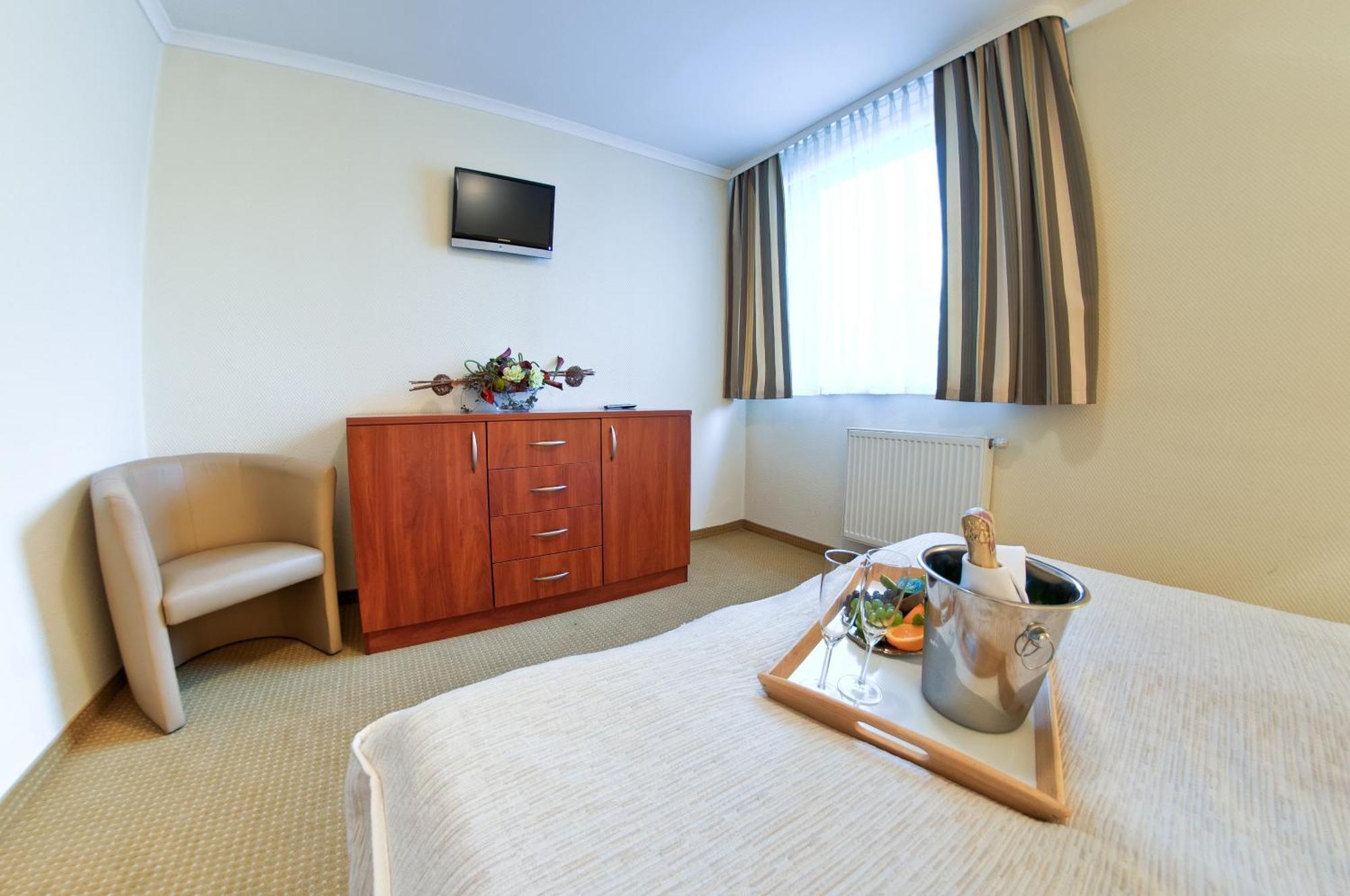 Arena Hotel Spa & Wellness Tychy Kamer foto