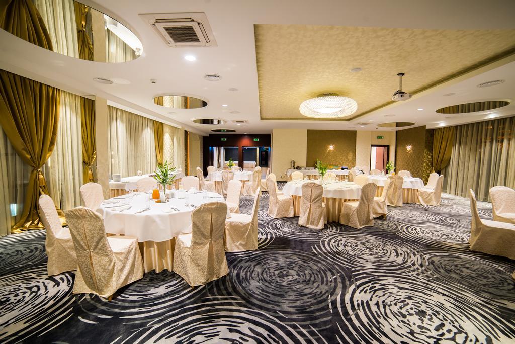 Arena Hotel Spa & Wellness Tychy Buitenkant foto