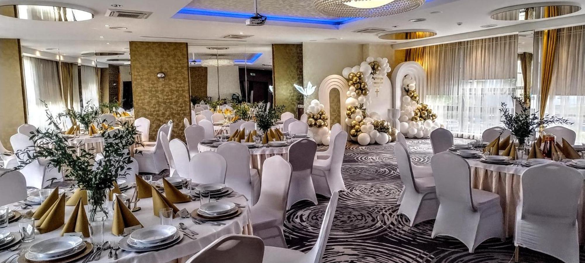 Arena Hotel Spa & Wellness Tychy Buitenkant foto