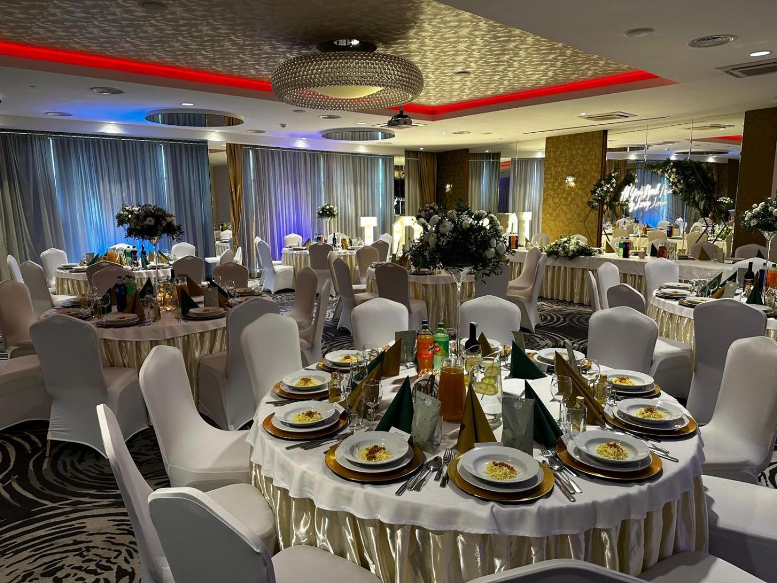 Arena Hotel Spa & Wellness Tychy Buitenkant foto