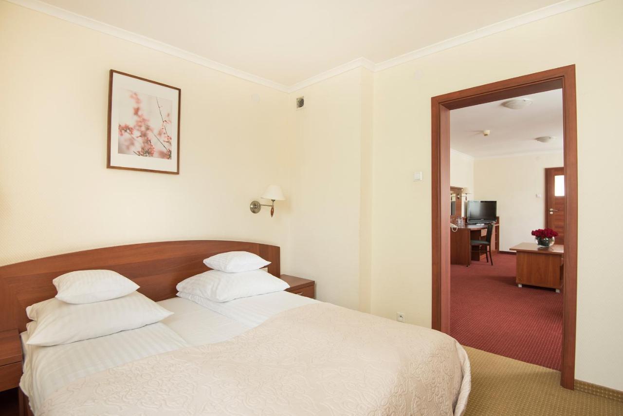 Arena Hotel Spa & Wellness Tychy Buitenkant foto
